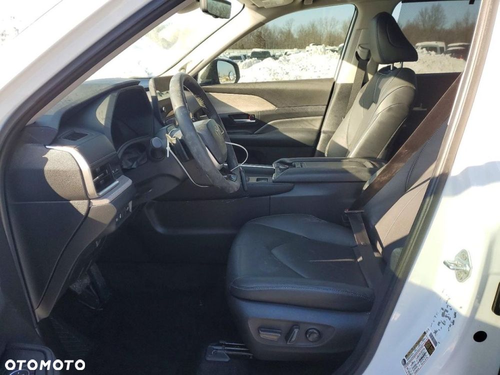 Toyota Grand Highlander - 7