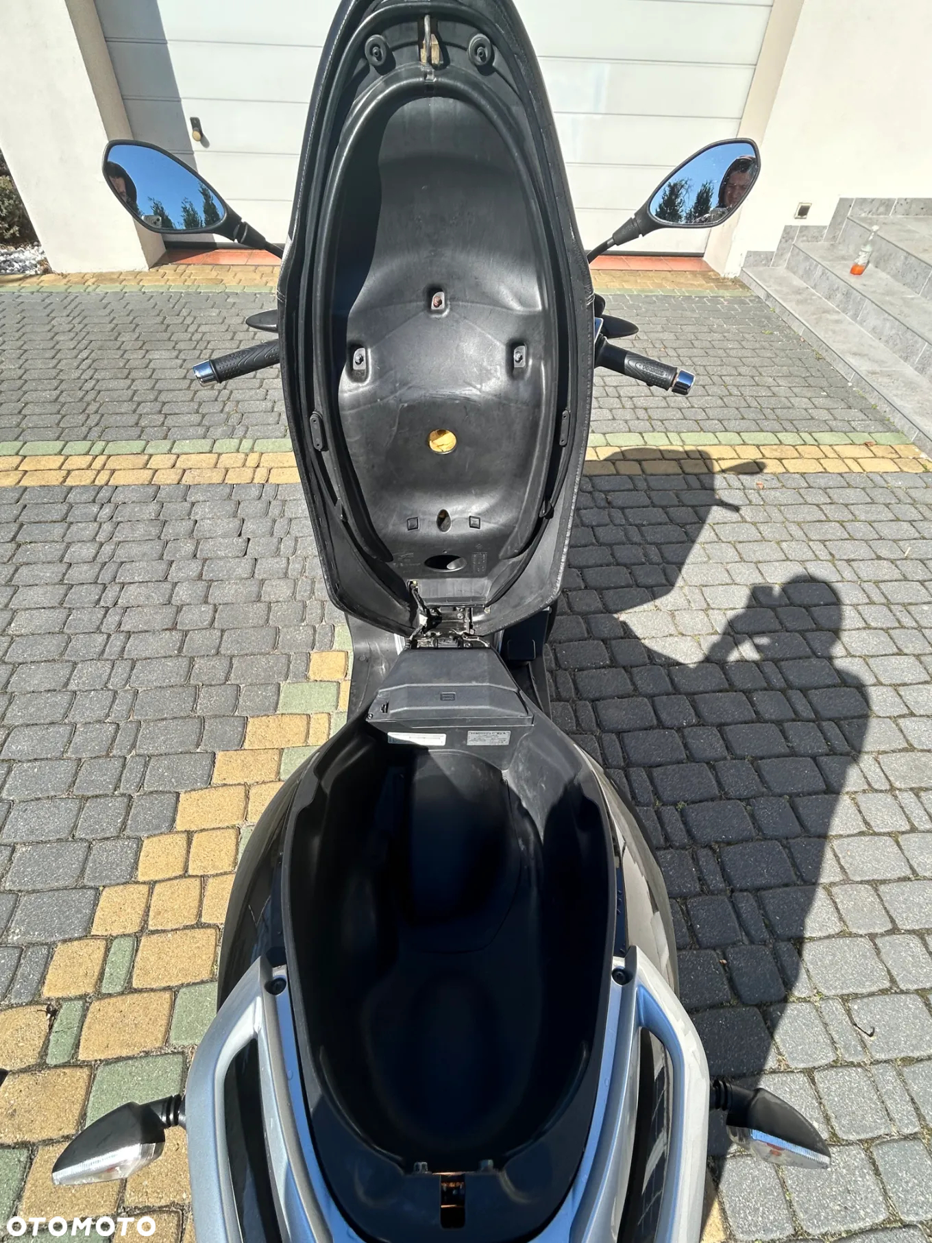 Piaggio MP-3 - 12