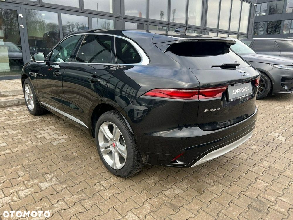 Jaguar F-Pace - 8