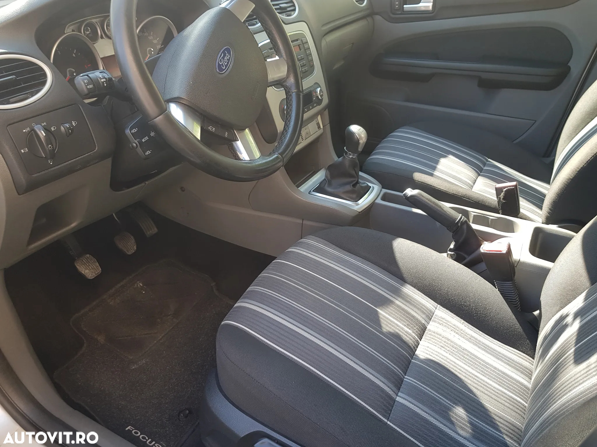 Ford Focus 1.6 TDCi DPF Style - 4