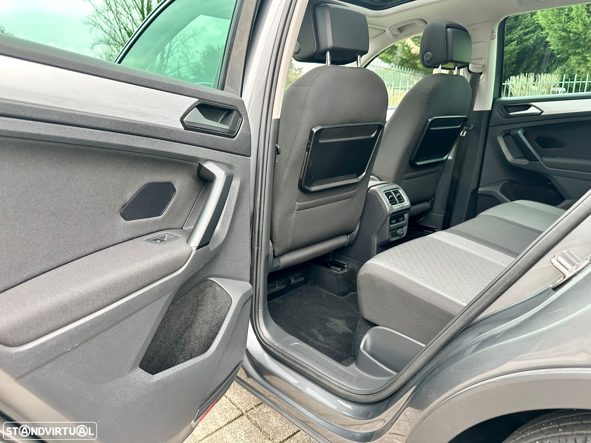 VW Tiguan 1.6 TDI Confortline - 22