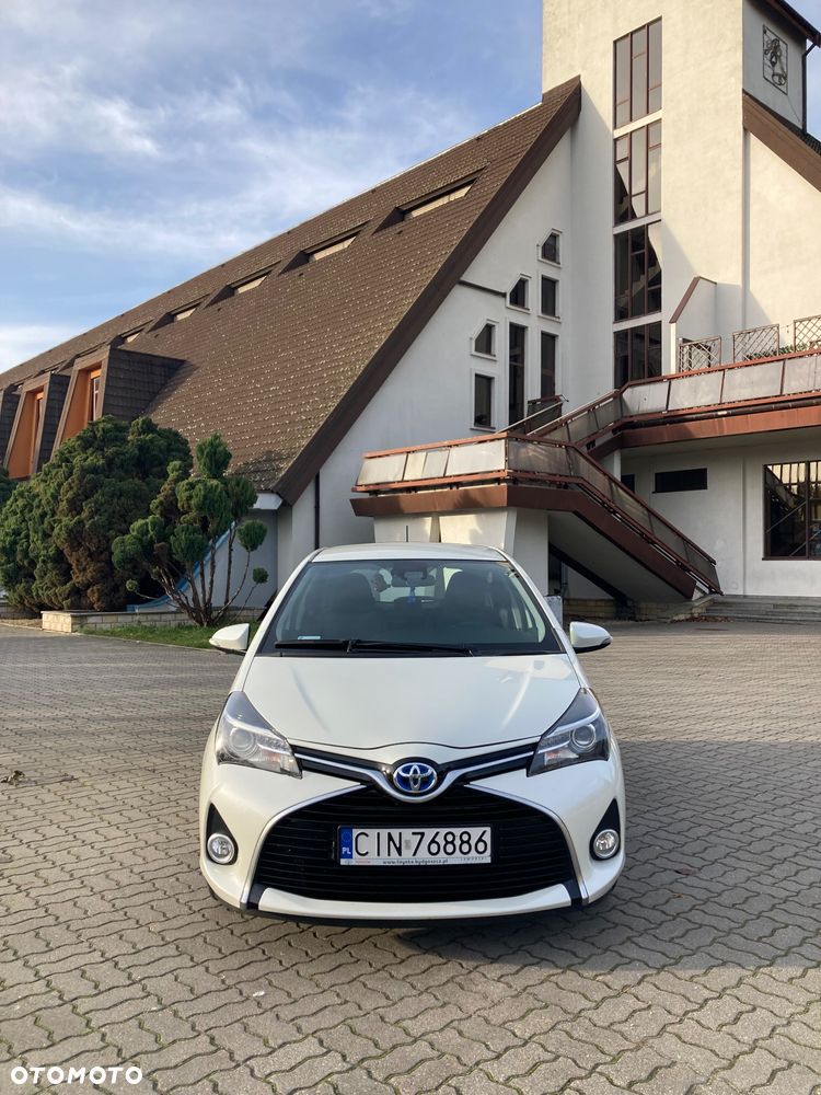 Toyota Yaris Hybrid 100 Premium - 17