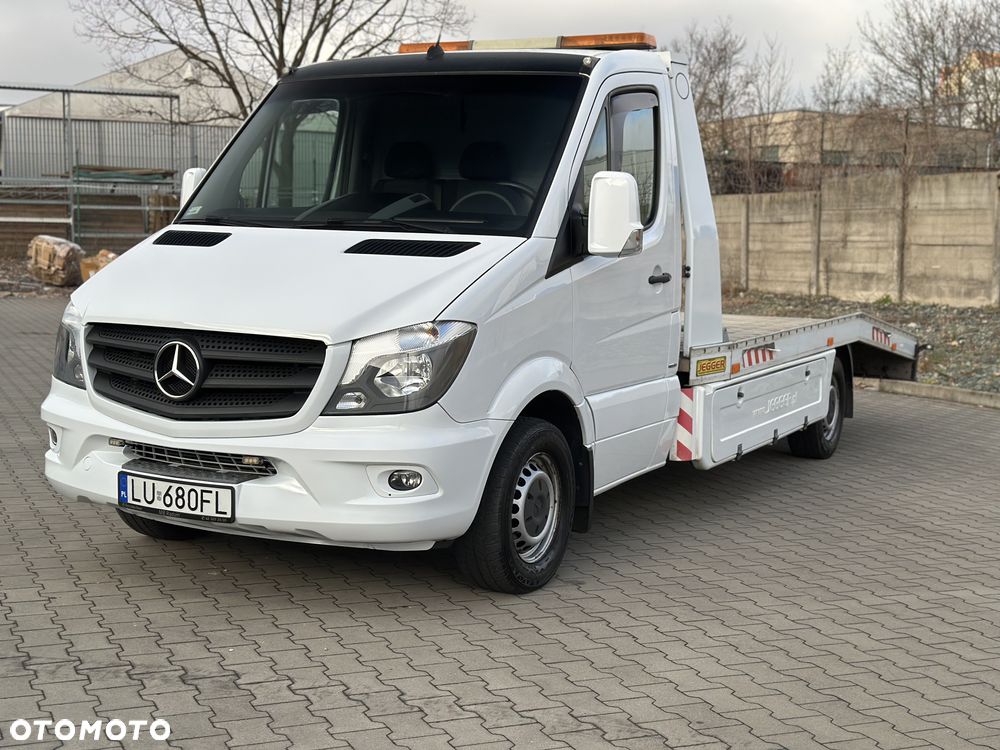 Mercedes-Benz Sprinter - 2