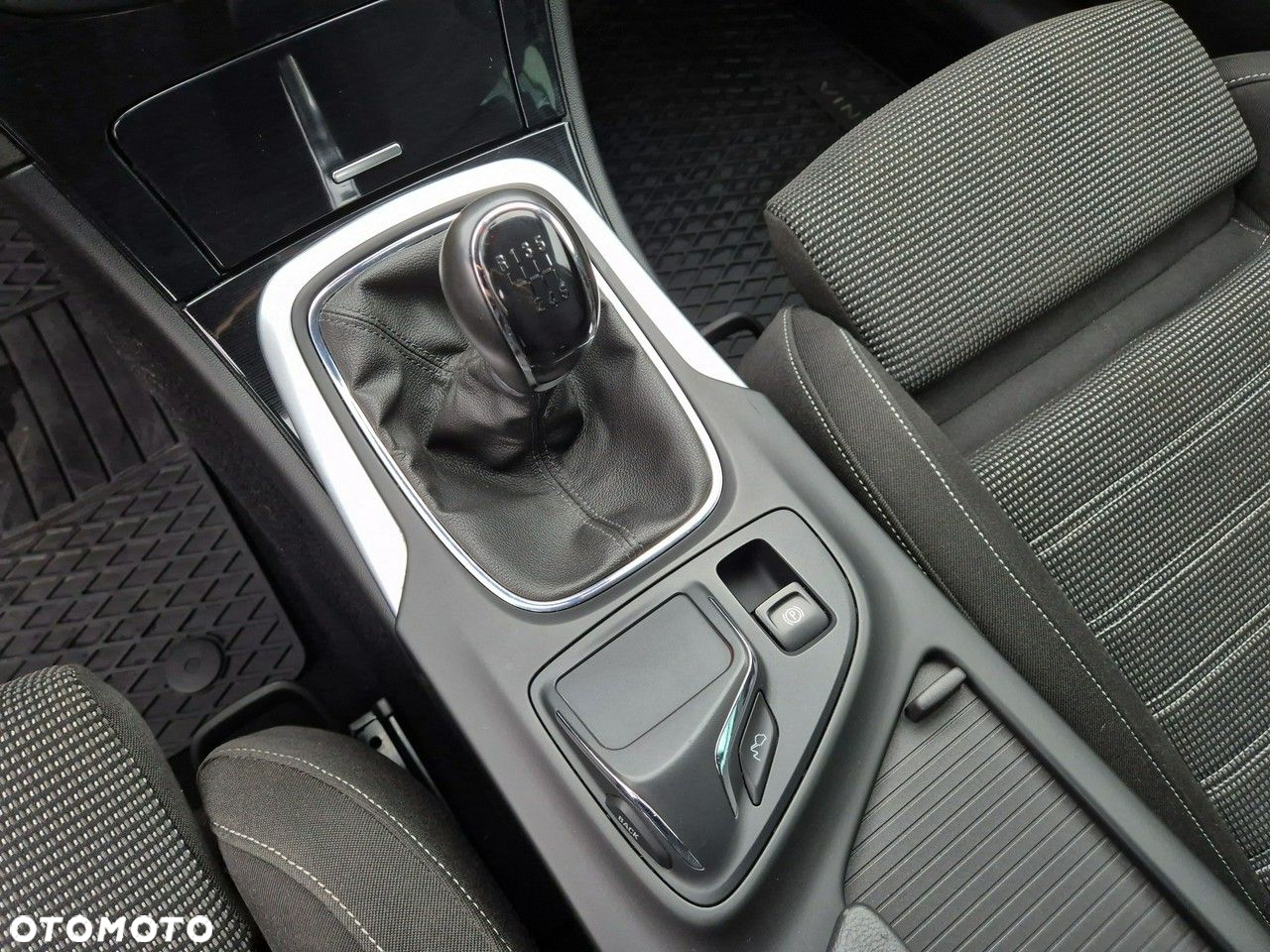 Opel Insignia - 18