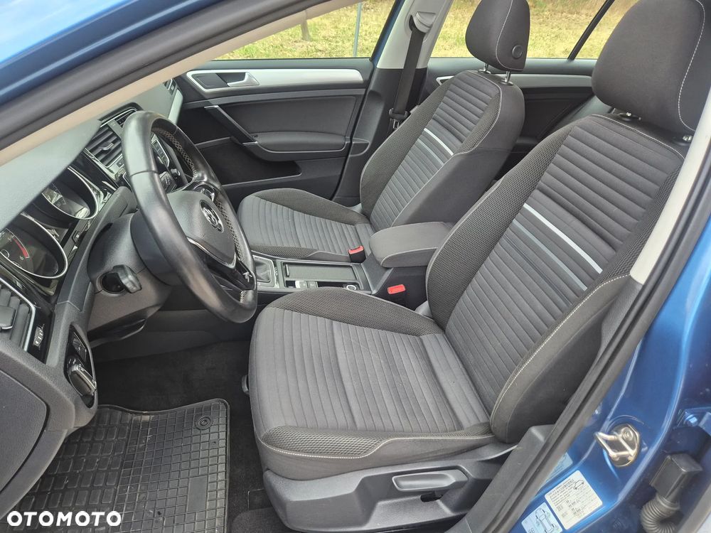 Volkswagen Golf - 26