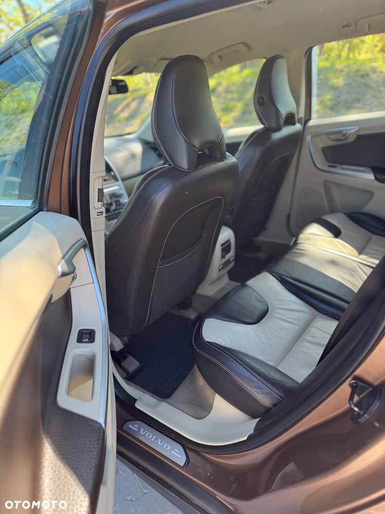 Volvo XC 60 2.4D AWD Summum - 17