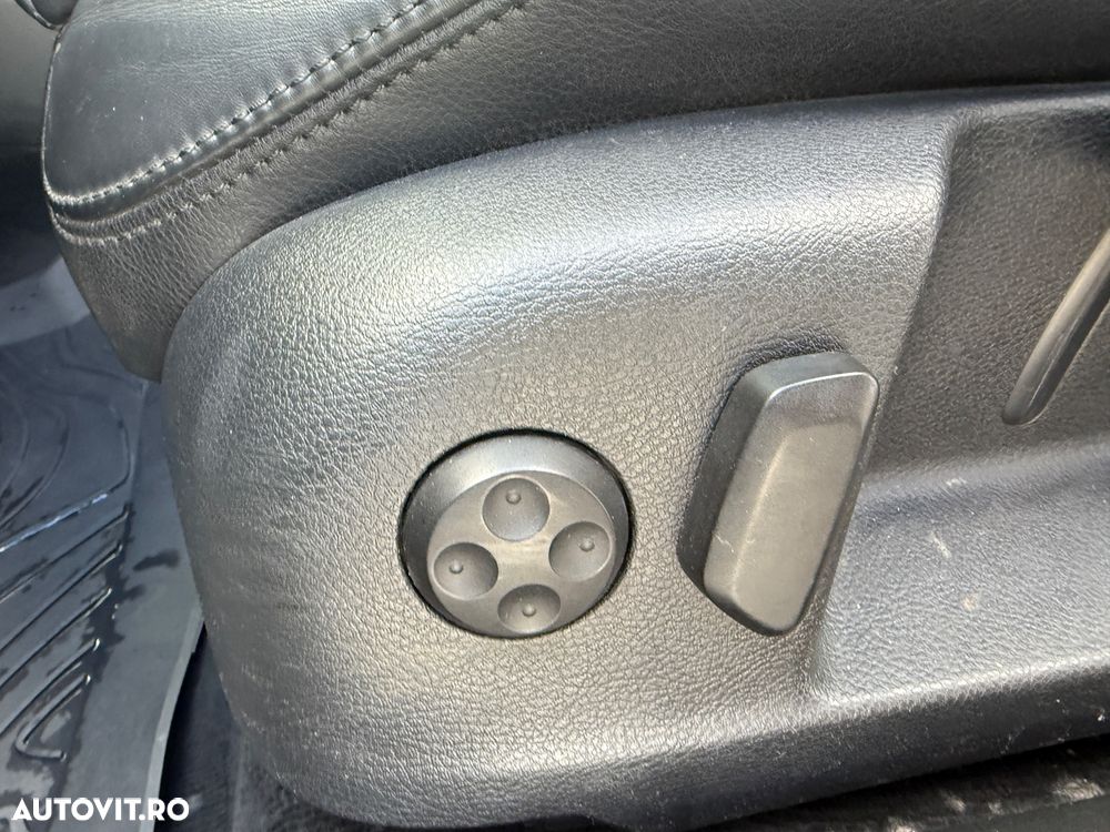 Volkswagen Passat Variant 2.0 TDI Highline DPF - 13