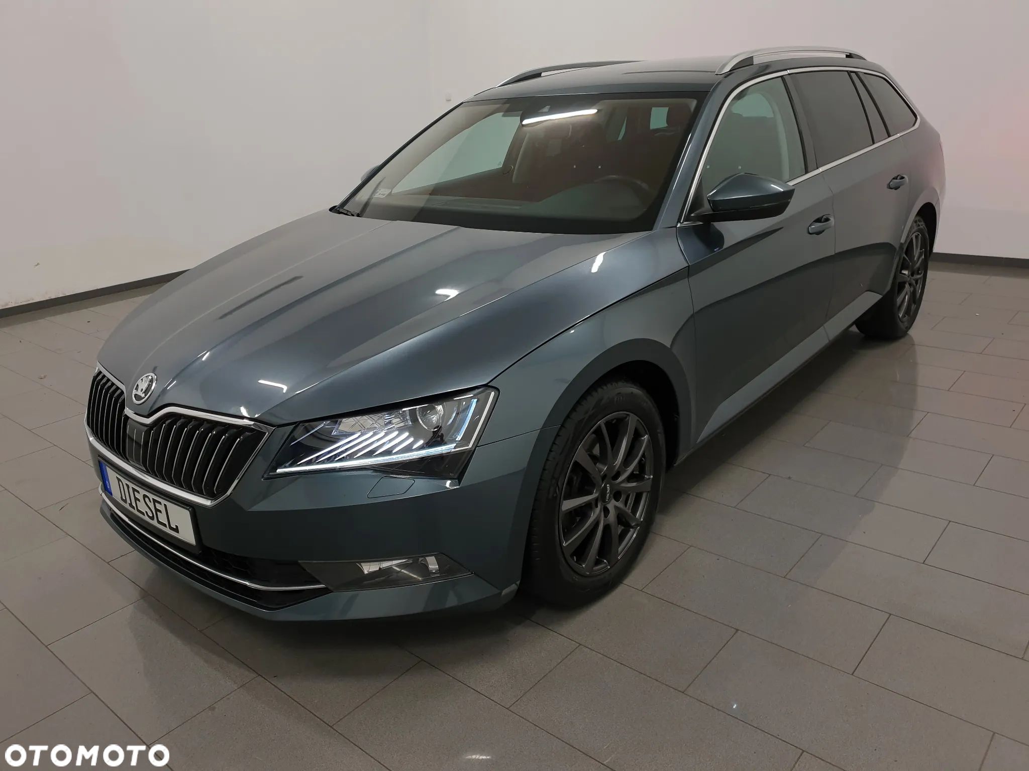 Skoda Superb 2.0 TDI Sportline DSG - 1