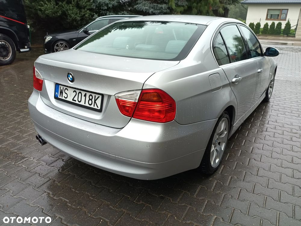BMW Seria 3 330i - 9