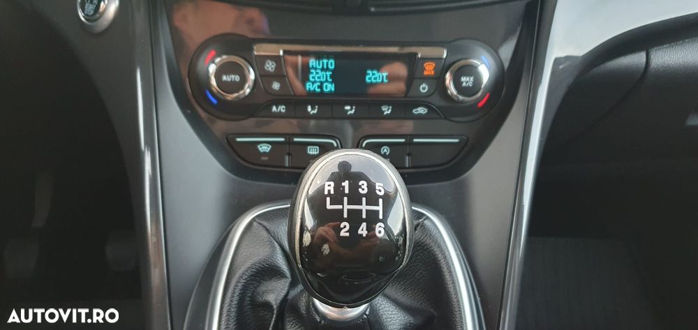 Ford Kuga 1.5 EcoBoost 2x4 Business Edition - 6