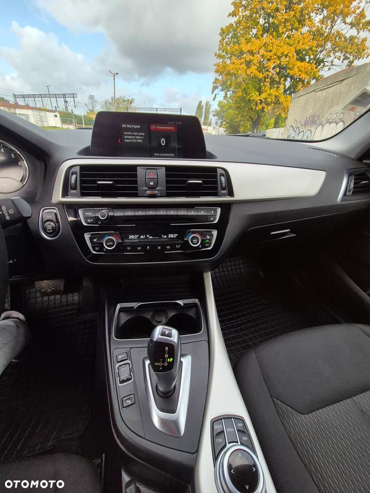 BMW Seria 1 120i Edition Metropolitan - 17
