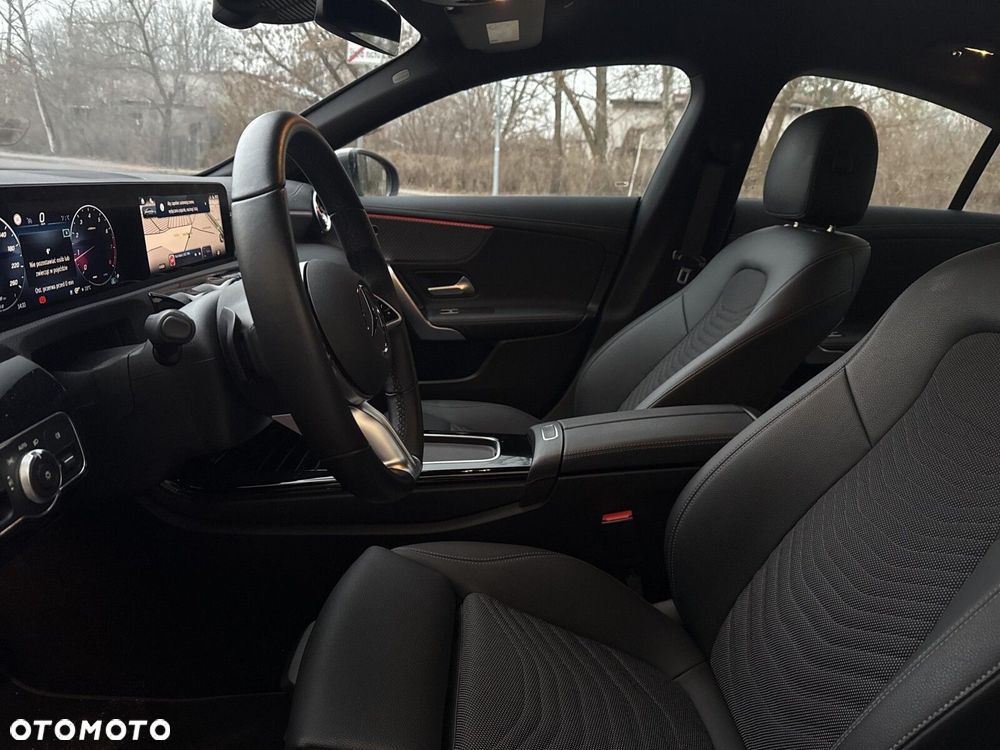 Mercedes-Benz CLA 180 Progressive 7G-DCT - 17