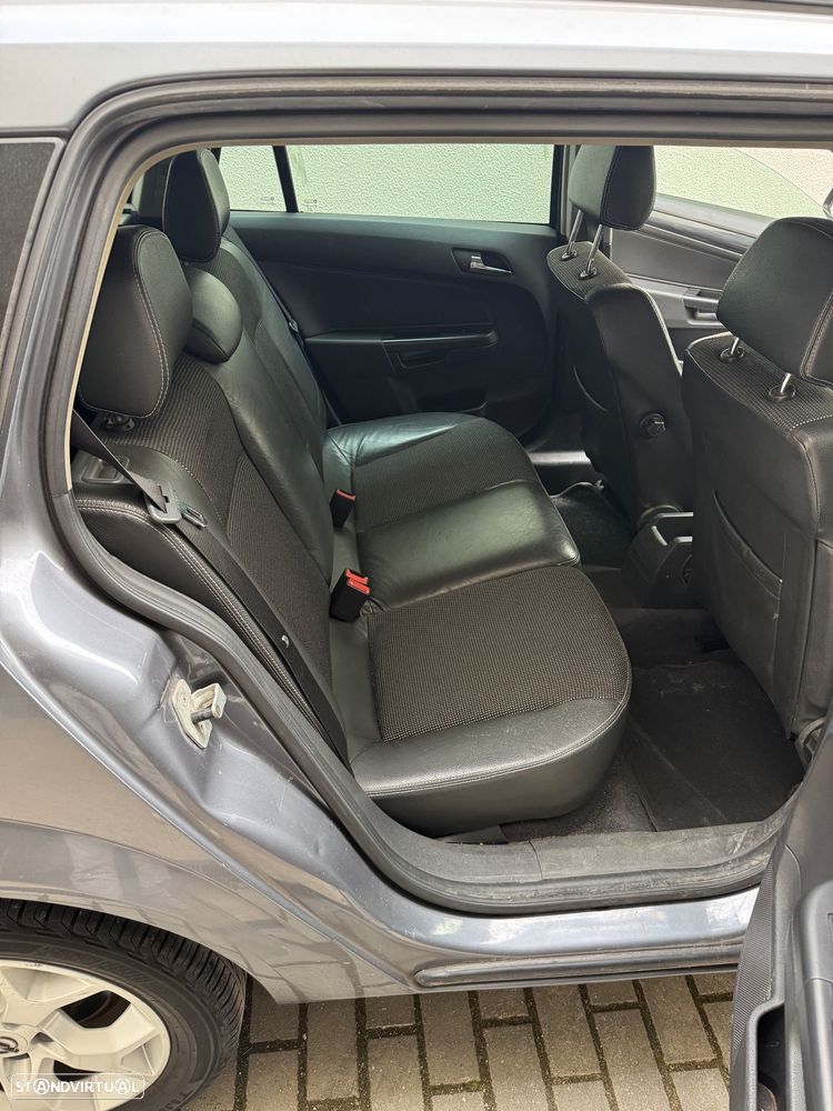 Opel Astra Caravan - 4