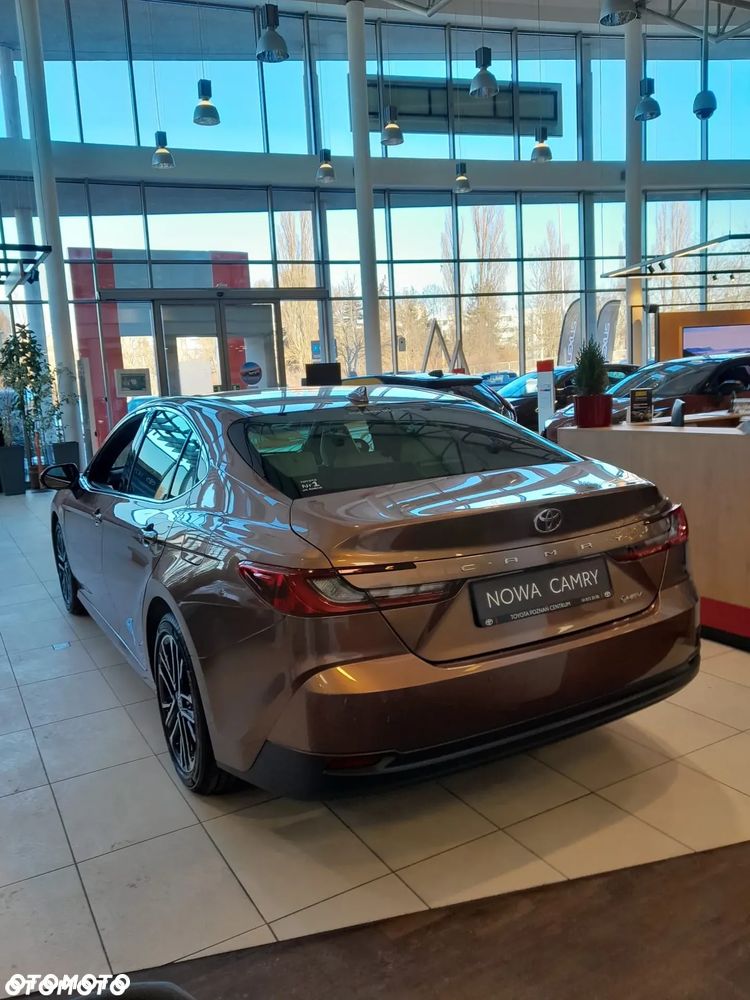 Toyota Camry - 3