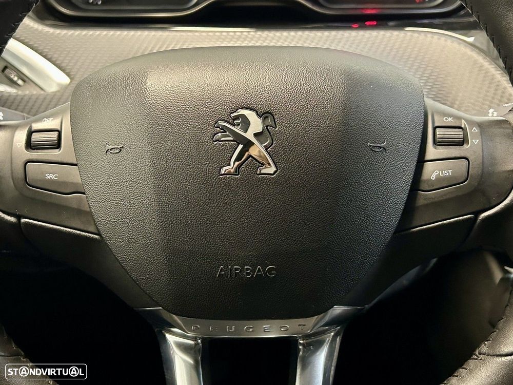 Peugeot 2008 1.2 PureTech Style - 12