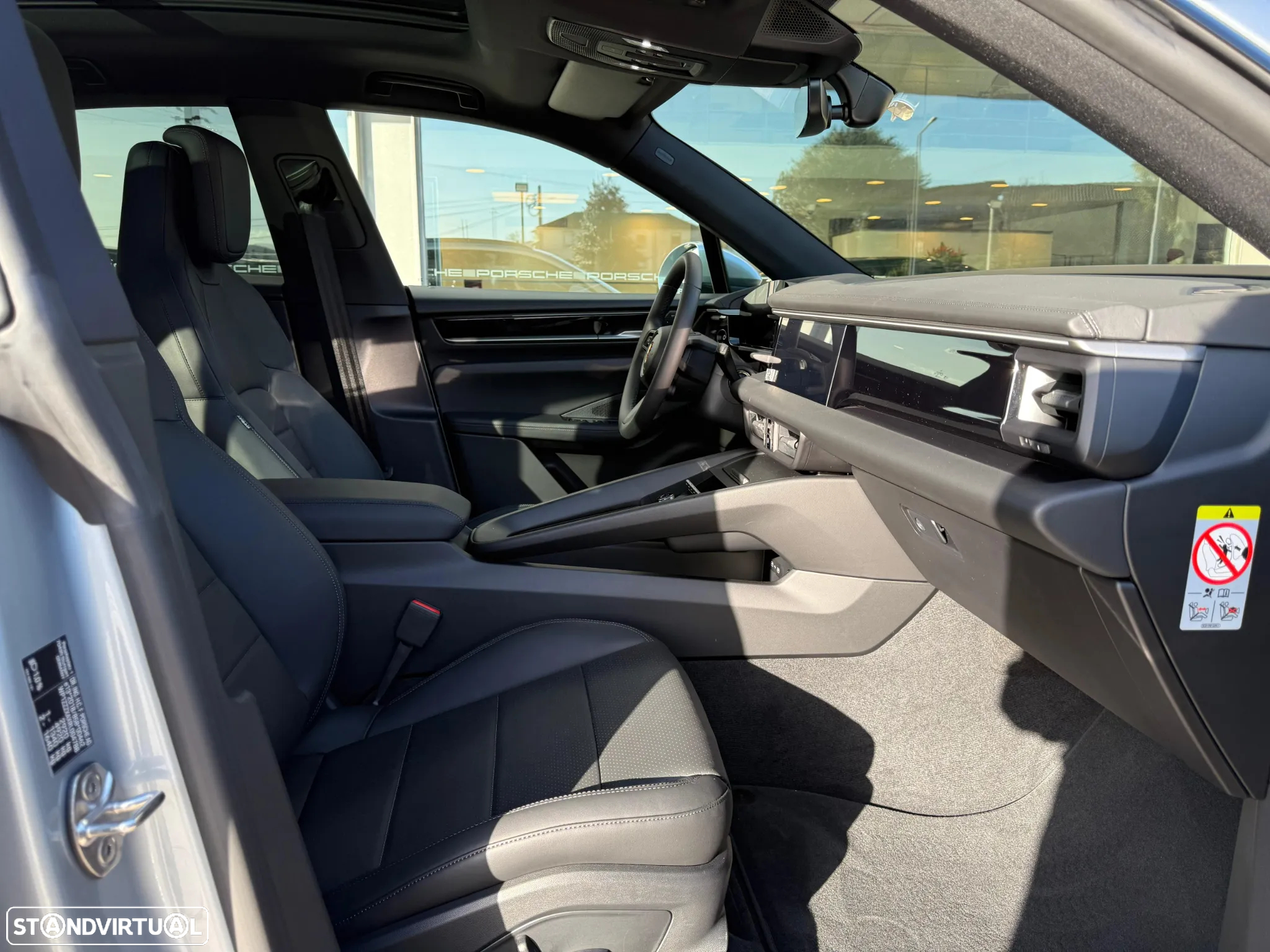 Porsche Macan Electric 4 - 42