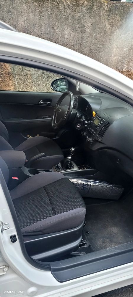 Hyundai i30 CW 1.6 CRDi Blue Comfort - 11