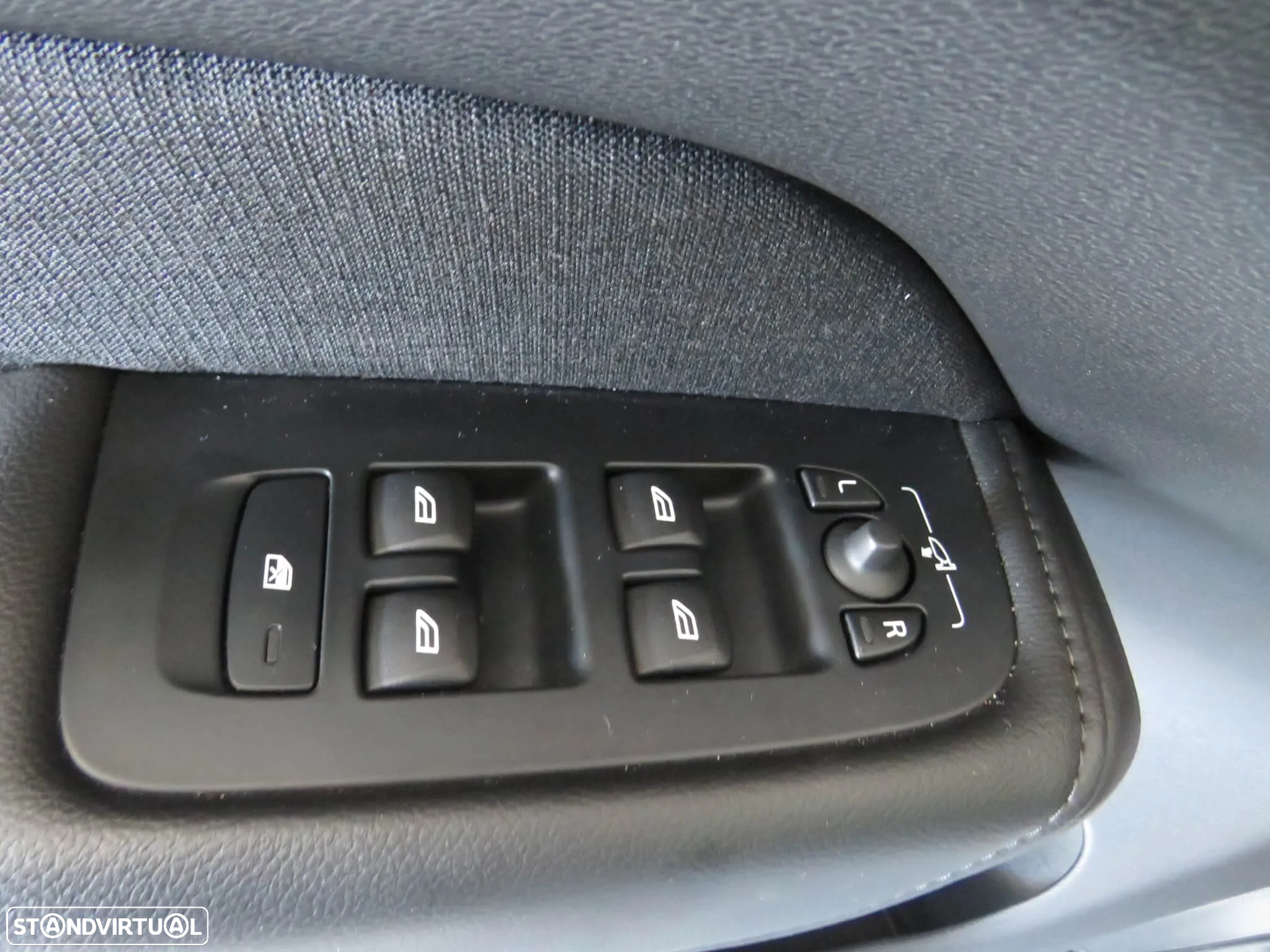 Volvo XC 60 2.0 D4 Momentum Plus Geartronic - 13