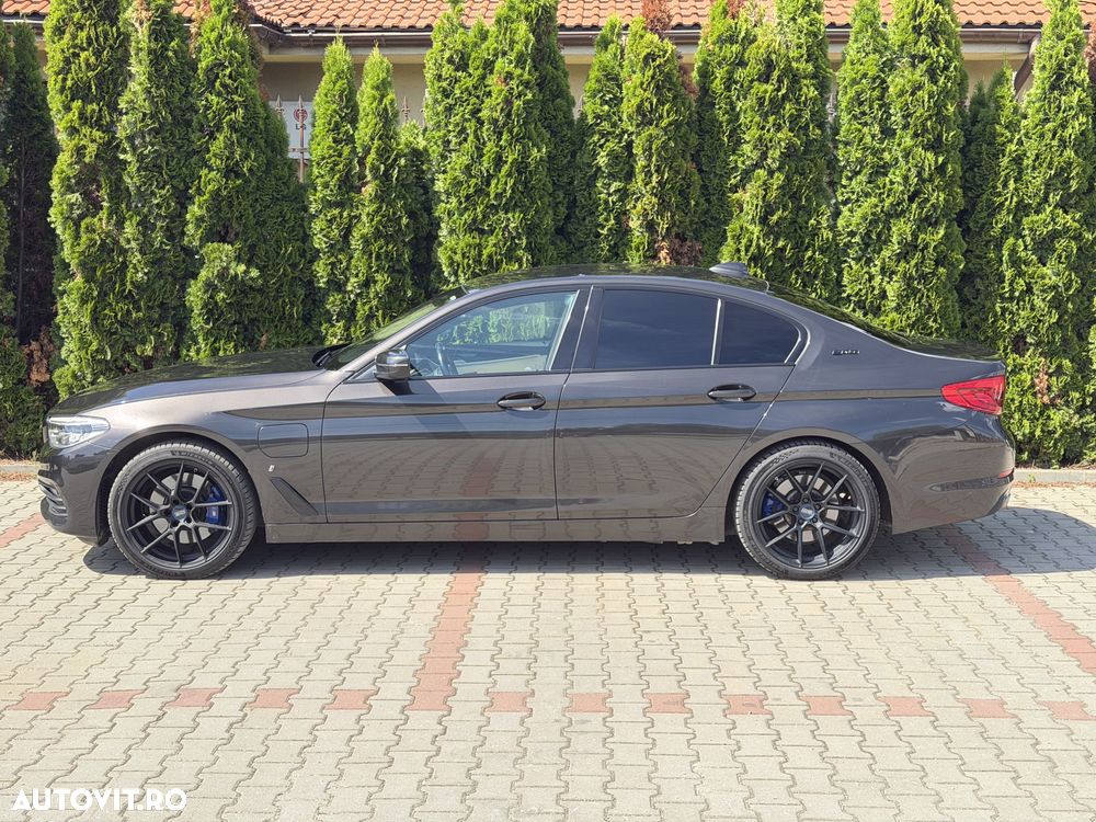 BMW Seria 5 530i AT MHEV - 8