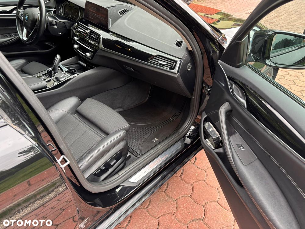 BMW Seria 5 525d Sport Line - 6