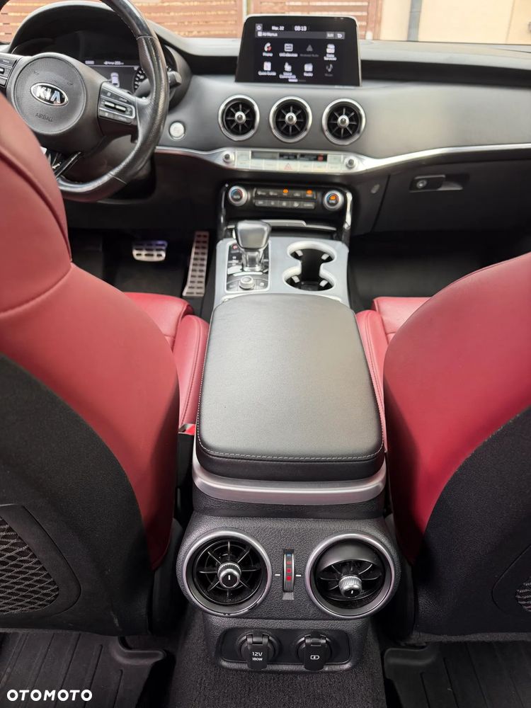 Kia Stinger 3.3 T-GDI AWD GT - 23