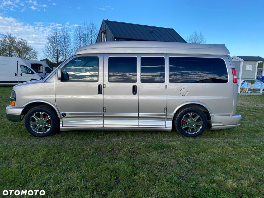 Chevrolet Express - 6