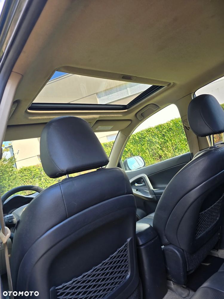 Toyota RAV4 2.2 D-4D 4x4 Automatik Travel - 17