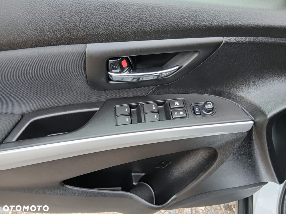 Suzuki S-Cross - 21