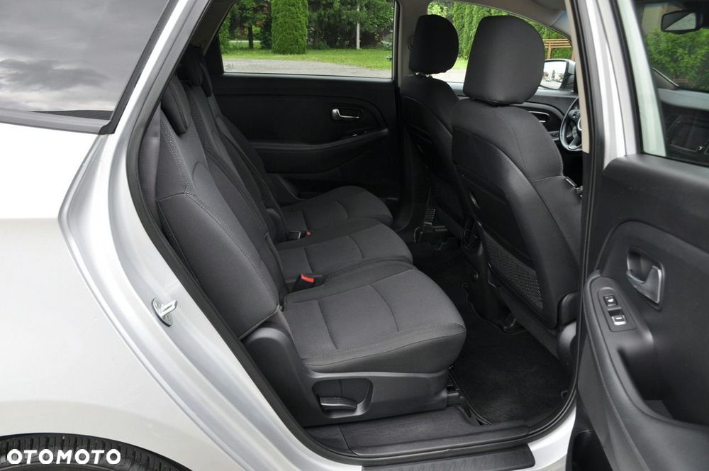 Kia Carens - 19