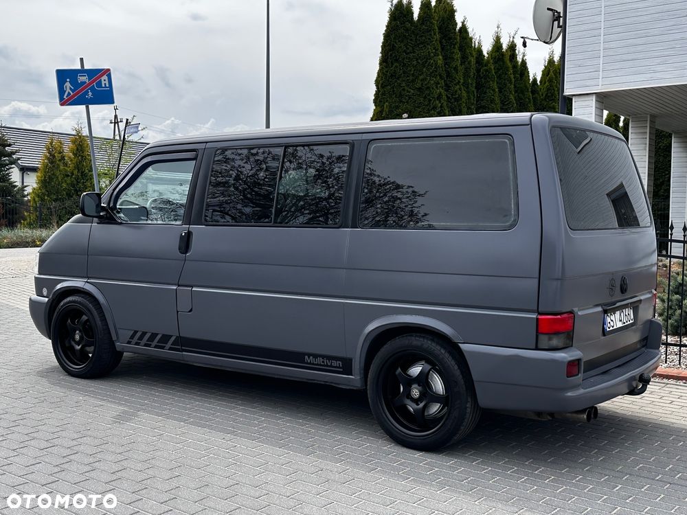 Volkswagen Multivan - 10