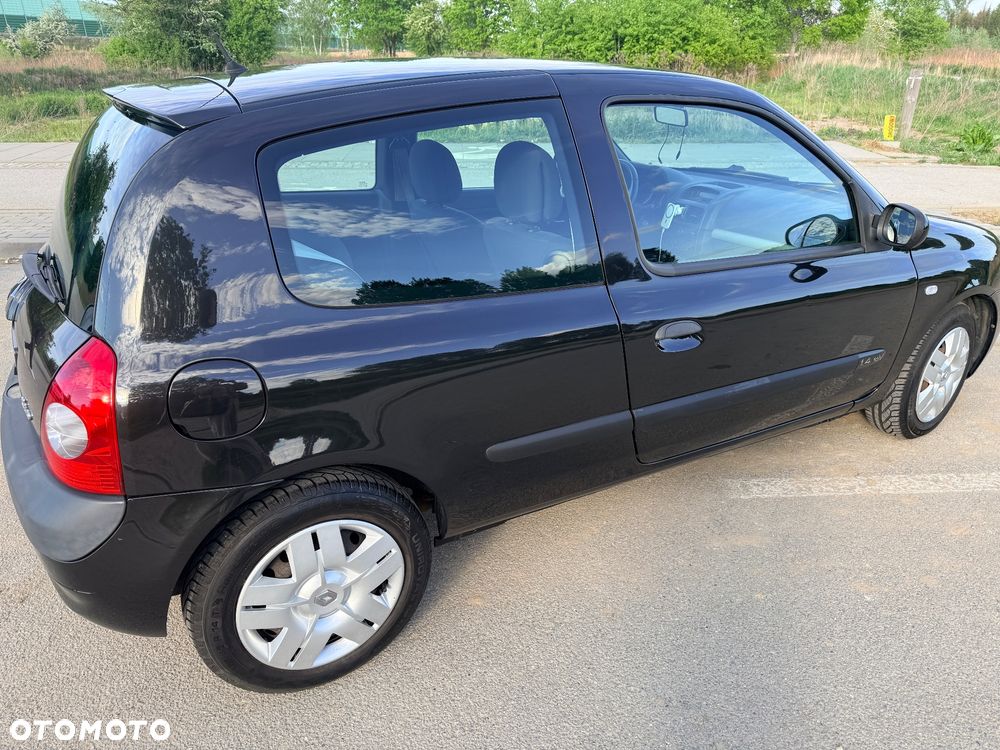 Renault Clio 1.4i RT 16V - 7