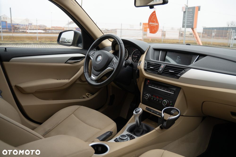 BMW X1 sDrive16d - 11