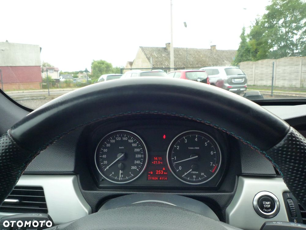 BMW Seria 3 325i xDrive - 21