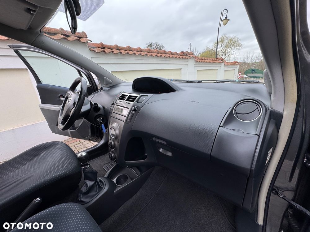 Toyota Yaris - 20