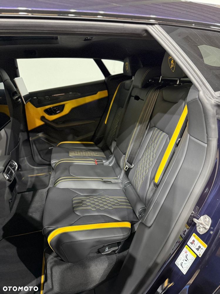 Lamborghini Urus - 30
