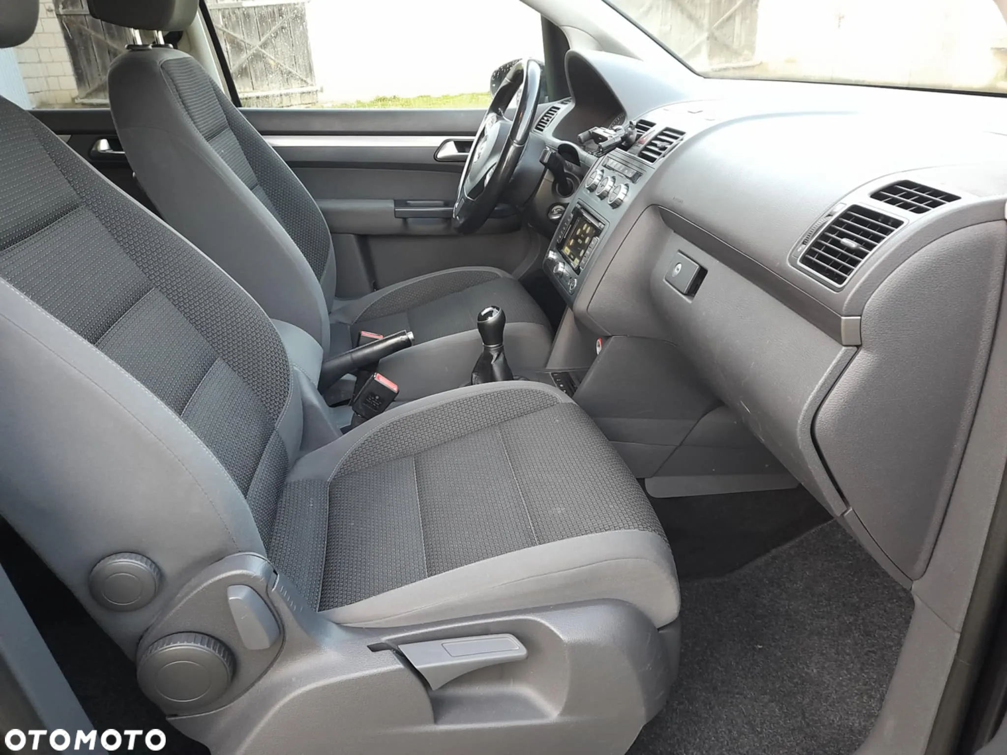 Volkswagen Touran 1.6 TDI DPF BlueMotion Technology Comfortline - 15