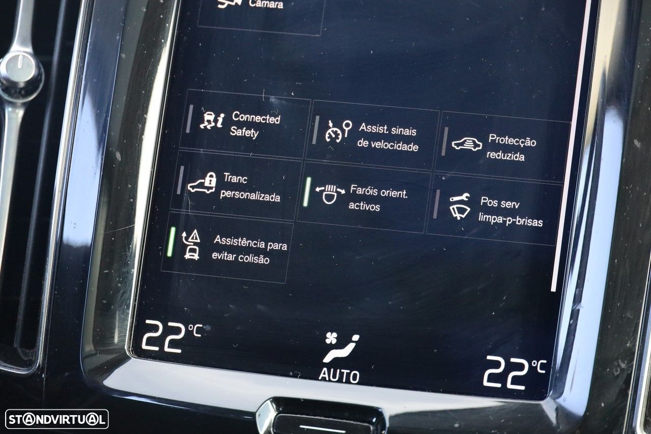 Volvo XC 60 2.0 T8 PHEV Momentum AWD - 23