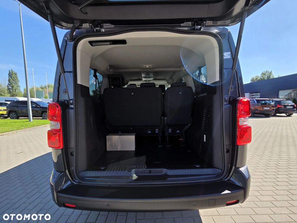 Peugeot Traveller 2.2 BlueHDi Long Business EAT8 - 10