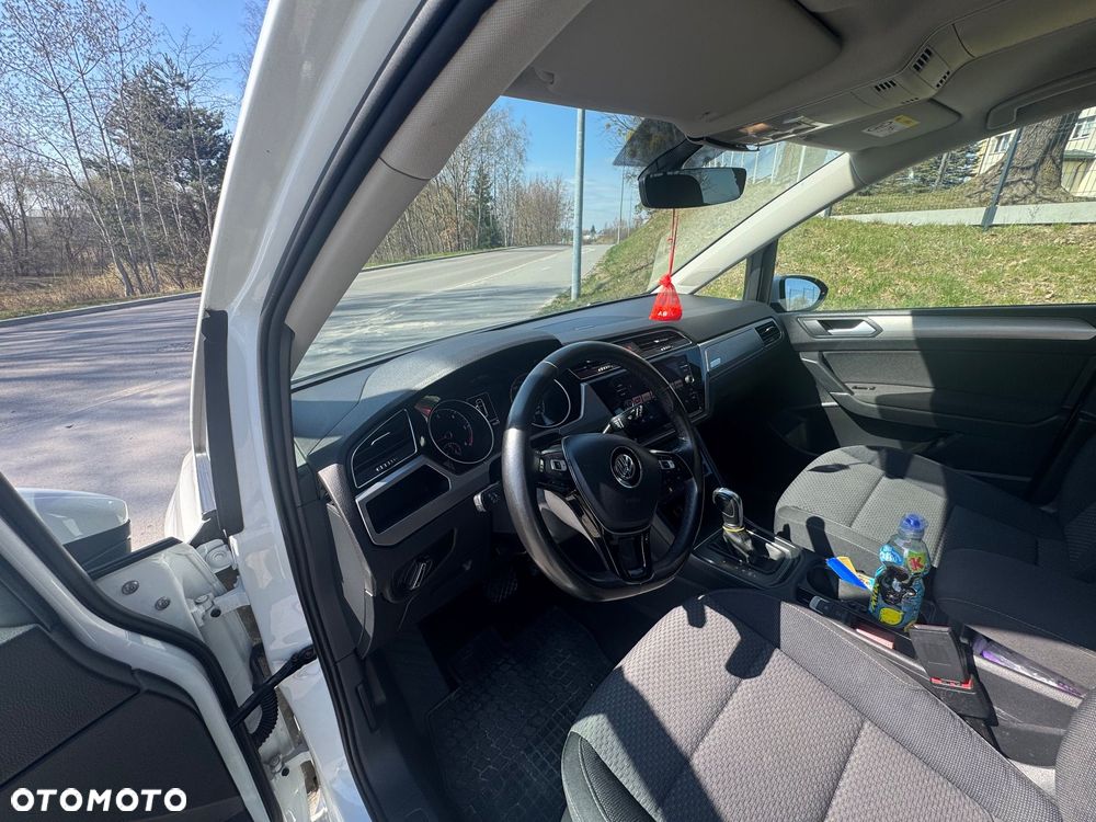 Volkswagen Touran - 9