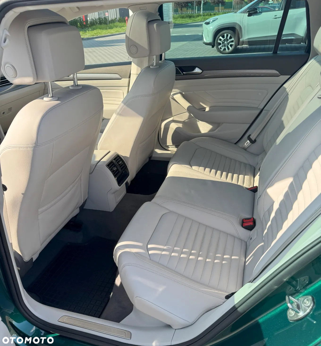 Volkswagen Passat - 10
