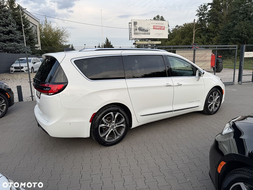 Chrysler Pacifica - 27
