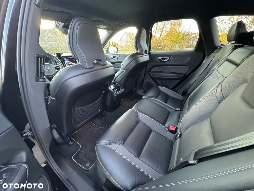 Volvo XC 60 B5 D AWD R-Design - 7