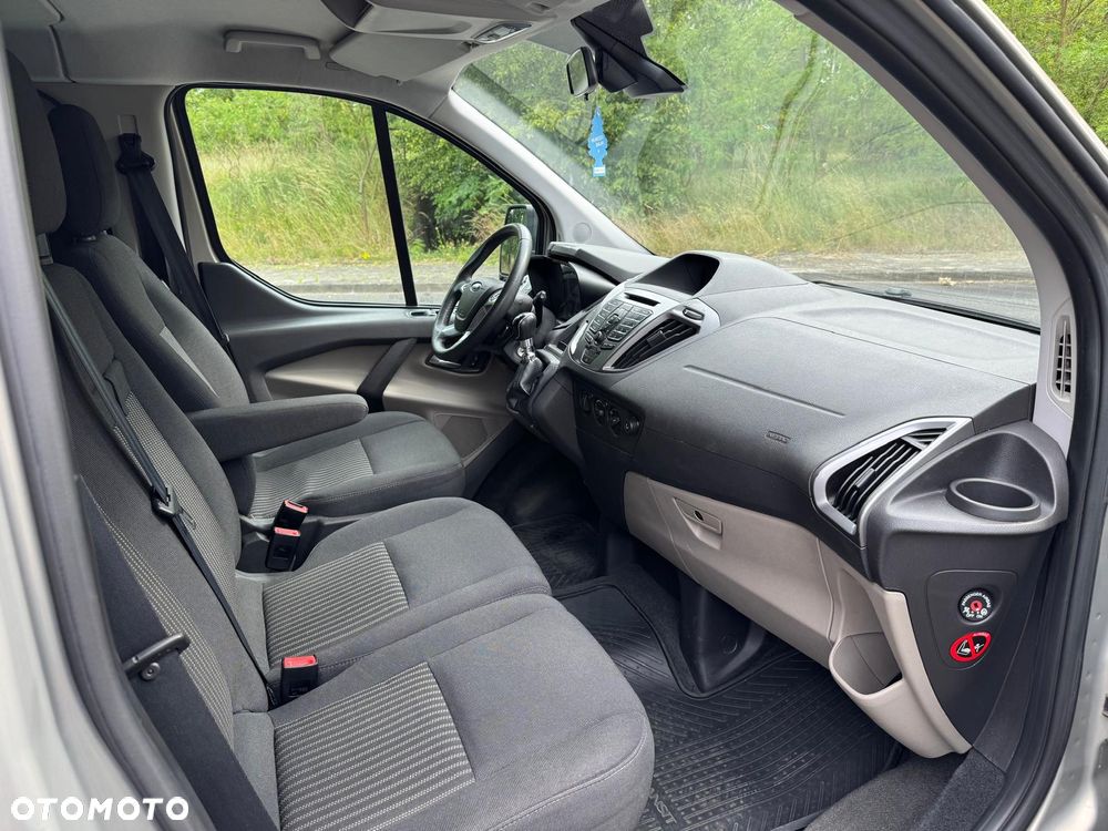 Ford Tourneo Custom - 21