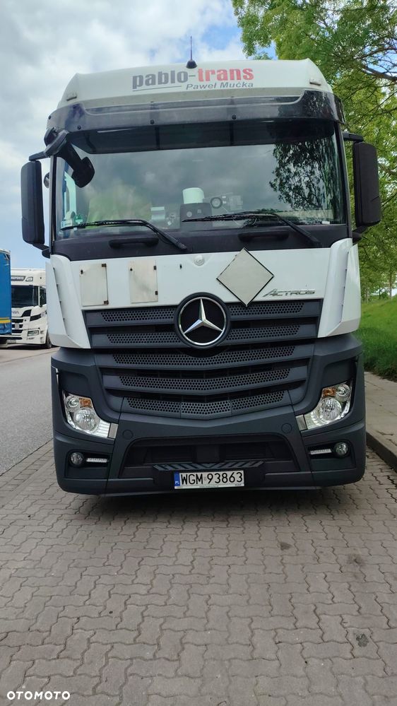 Mercedes-Benz - 2