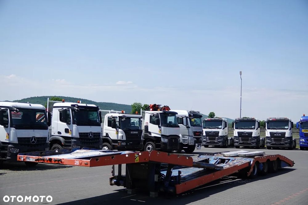 Nooteboom VS-MONT/ VSAT11 / NACZEPA LAWETA / NISKOPODWOZIOWA / 17 M / PODEST HYDRAULICZNY / WCIĄGARKA / SAF - 2