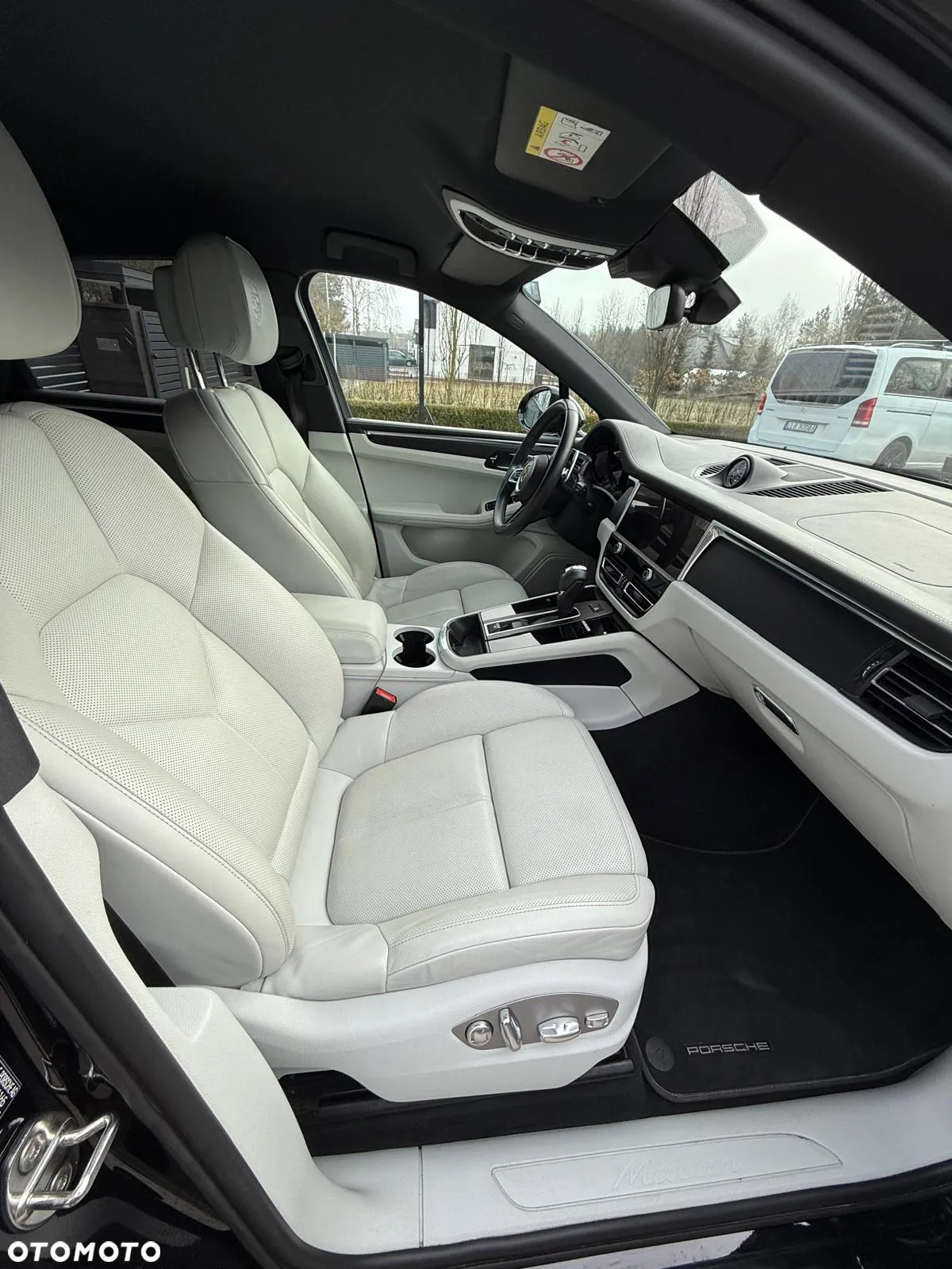 Porsche Macan Standard - 17
