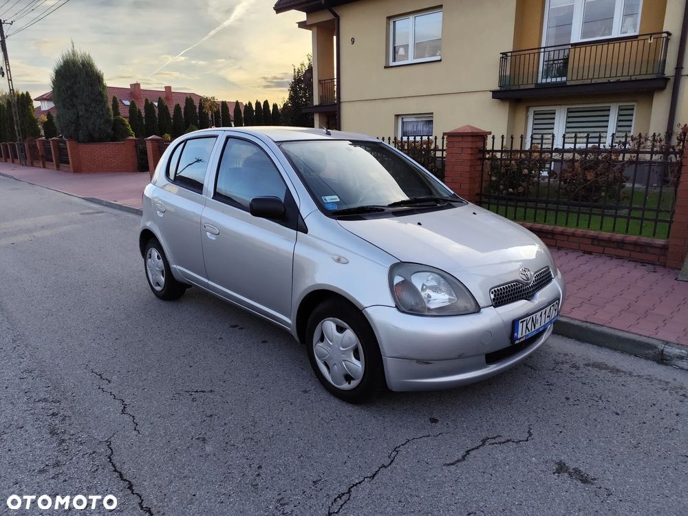 Toyota Yaris 1.0 Base - 8