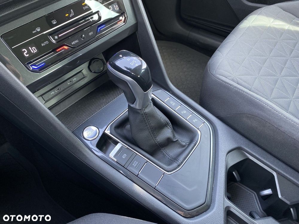 Volkswagen Tiguan - 12