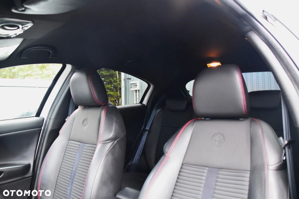 Alfa Romeo Giulietta 1.4 TB 16V Multiair Collezione - 21