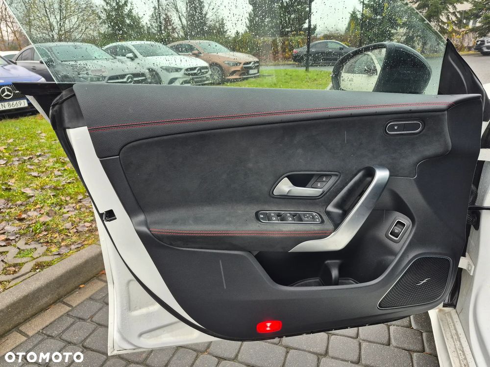 Mercedes-Benz CLA 200 AMG Line 7G-DCT - 16